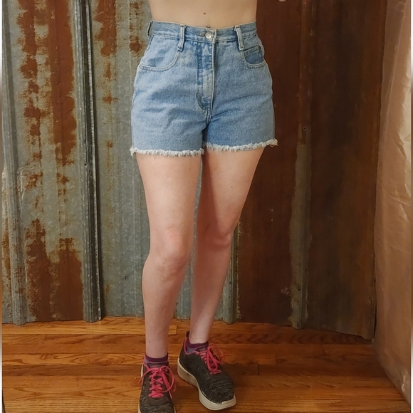 VINTAGE 90'S Denim Shorts - Picture 7 of 17